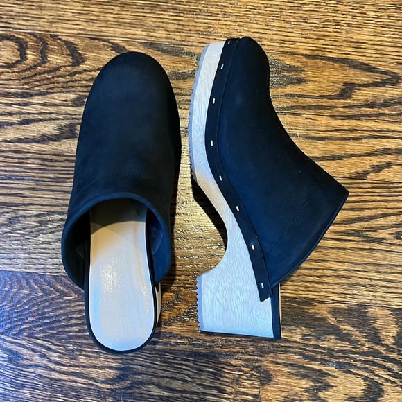 Ann Taylor Loft Black Suede Clogs in size 7.5 never worn - Picture 6 of 7